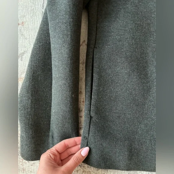 Everlane Street Zip Up Charcoal Grey - Picture 2 of 11